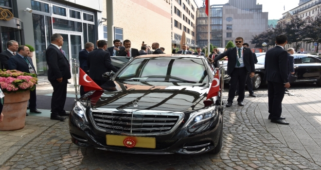 Cumhurbaşkanı Erdoğanın Konvoyu Güvenlik Gerekçesiyle Bekletildi
