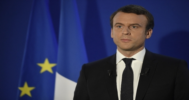 Macrondan Fransız Ordusuna: Sizin Reisiniz Benim”