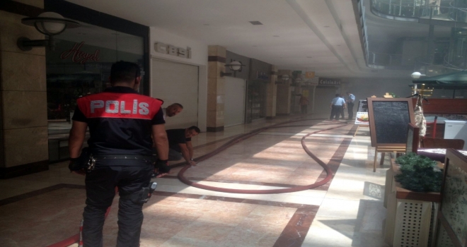 Başkentte Avmde Yangın Paniği