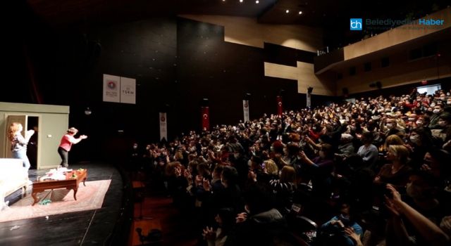 Maltepe'de Usta Sanatçılar Kapalı Gişe Oynuyor