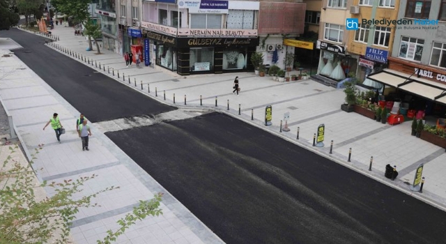HÜRRİYET CADDESİ’NİN TRAFİĞE AÇILMASI İÇİN BELEDİYE EKİPLERİNDEN YOĞUN MESAİ