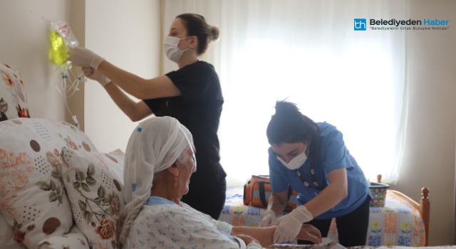 KARTAL BELEDİYESİ, ‘EVDE ÜCRETSİZ SAĞLIK HİZMETİ’ İLE SOSYAL BELEDİYECİLİKTE ÖRNEK OLUYOR