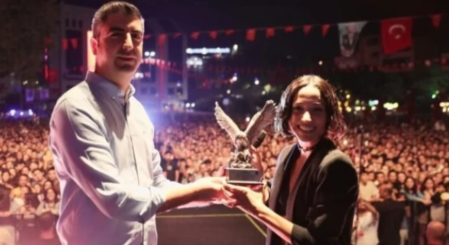 Kartal, 30 Ağustos Zaferini Zeynep Bastık Konseriyle Final Yaptı!