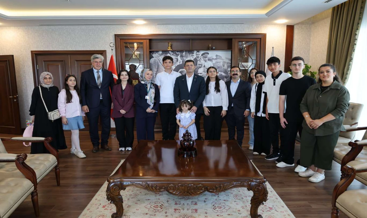 140 Öğrenci, Yüzde 97 Başarıyla Gururlandırdı