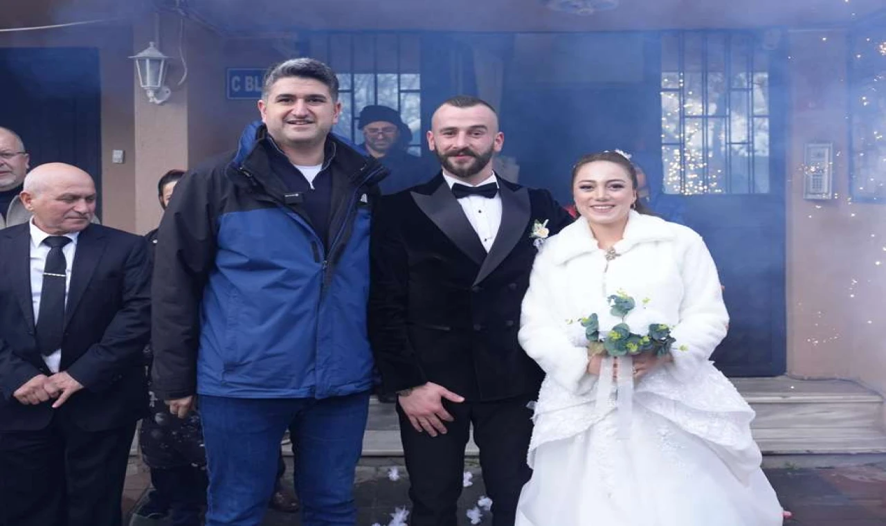 Ataşehir Belediyesi Karla Mücadelede Gelin ve Damat İçin Seferber Oldu