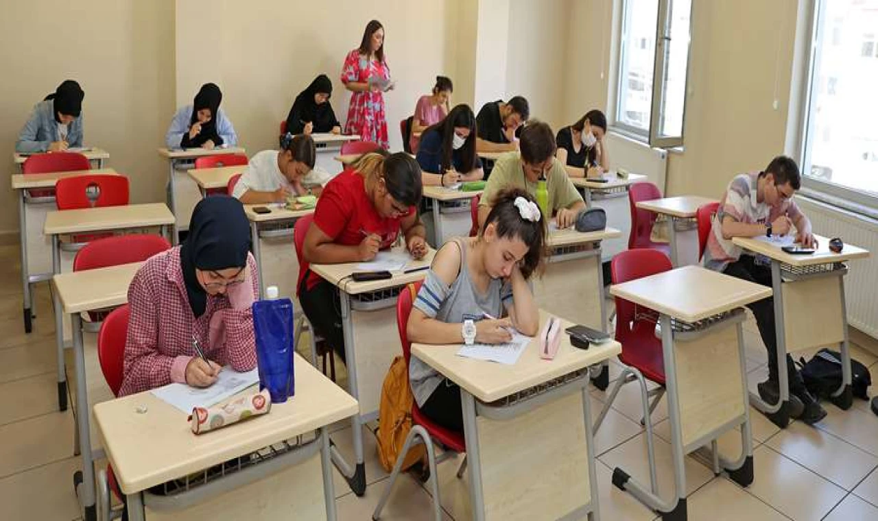 Ataşehir’de Sınav Hazırlık Desteği Sunuluyor