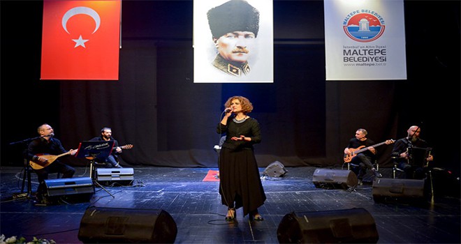 Şükriye Tutkun, 22 yıl sonra mahallesinde sahne aldı