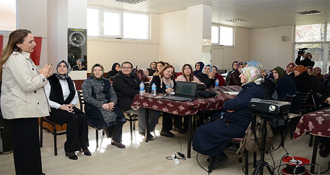 Tuzla Belediyesi, ‘Aile Dostu Eğitim”lerle Toplumun Geleceğine Yatırım Yapıyor