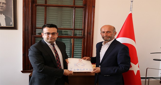 Erdem Gül Mazbatasını Aldı