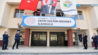 TUZLA'DA BİR OKULUN TABELASI ASILDI, BİR OKULUNDA TEMELİ ATILDI