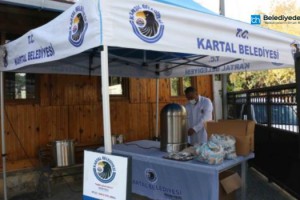 KARTAL BELEDİYESİ’NDEN VATANDAŞLARA SICAK ÇORBA İKRAMI