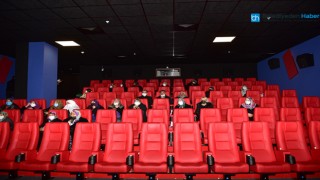 Eren Bülbül’ün Hayatını Anlatan Filme Giden 65 Yaş Üstü Büyükler,  Duygu Dolu Anlar Yaşadı