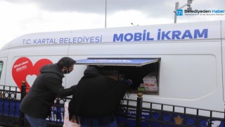 KARTALLILARIN, SOĞUK HAVADA SICAK ÇORBA VE ÇAY İKRAMI ‘MOBİL İKRAM ARACI’NDAN