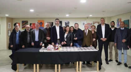 Gurbetçi Yazar Kenan Taşkesen, “Aşil Topuğu” Adlı Kitabını Okurları İçin İmzaladı