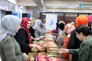 Bağcılarlı Kadınlar, Biriktirdikleri Depremzedeler İçin Gıda Kolisi Hazırladılar