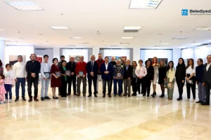 Özbek sanatçılardan ‘Cumhuriyet’ sergisi