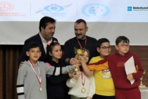 Sultangazi’de 4. Akıl ve Zekâ Oyunları Turnuvasında Öğrenciler Kıyasıya Yarıştı