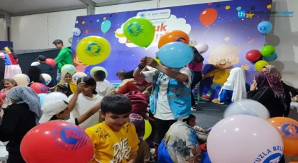 Kırıkhanlı Çocukların Bayram Mutluluğu Yüzlerine Yansıdı