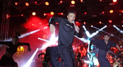Ataşehir Konserinde Edis’ten Muhteşem Performans