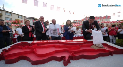 Vatan Topraklarıyla Türkiye'nin 100. Yıl Anıtı Oluşturuldu