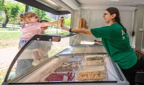 Ata Kafelerde Dondurma Büfeleri Hizmete Girdi