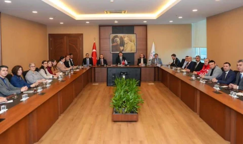 Başkan Adıgüzel ve Ekibi Gelecek Projeleri Masaya Yatırdı