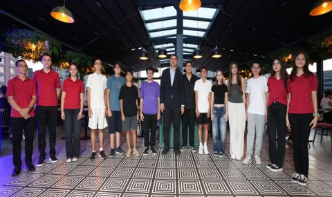 Öğrenciler Sınav Stresini Toplu Yemekle Attı